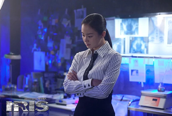 Кадр из дорамы АЙРИС