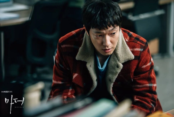 Кадр из дорамы Мама