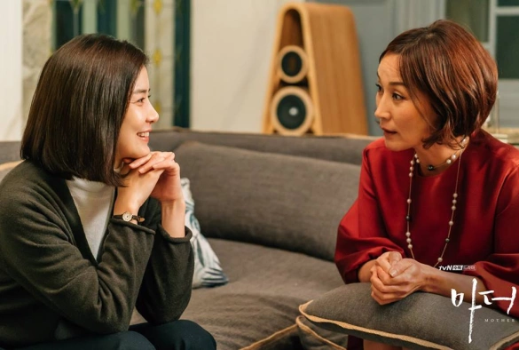 Кадр из дорамы Мама