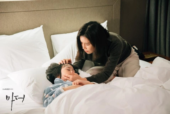 Кадр из дорамы Мама