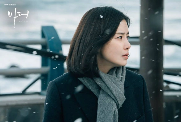 Кадр из дорамы Мама