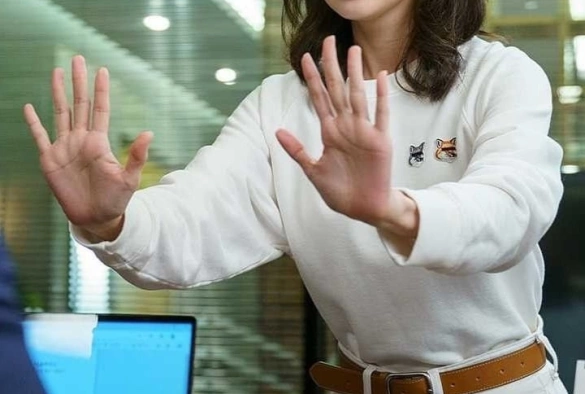 Кадр из дорамы Дом на месяц