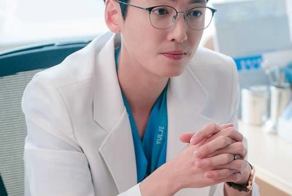 Кадр из дорамы Мудрая жизнь в больнице 2 сезон