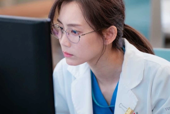 Кадр из дорамы Мудрая жизнь в больнице 2 сезон