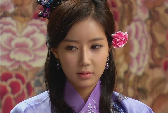 Кадр из дорамы История Кисэн
