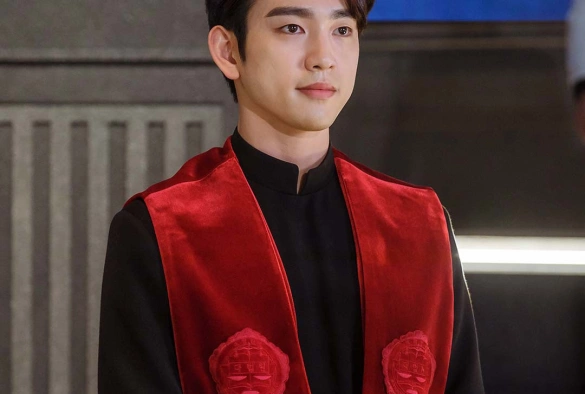 Кадр из дорамы Дьявольский судья