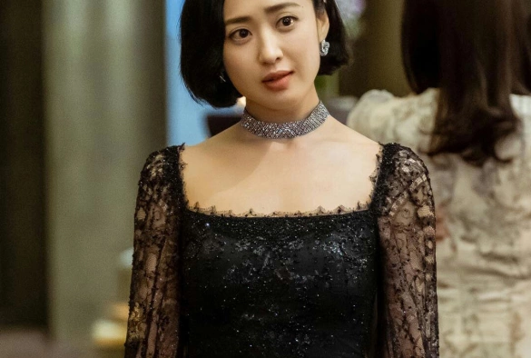 Кадр из дорамы Дьявольский судья