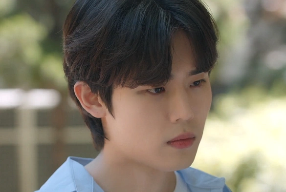 Кадр из дорамы Романтика наоборот