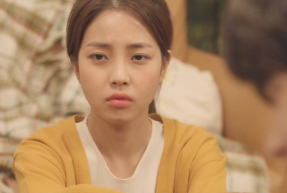 Кадр из дорамы Романтика наоборот