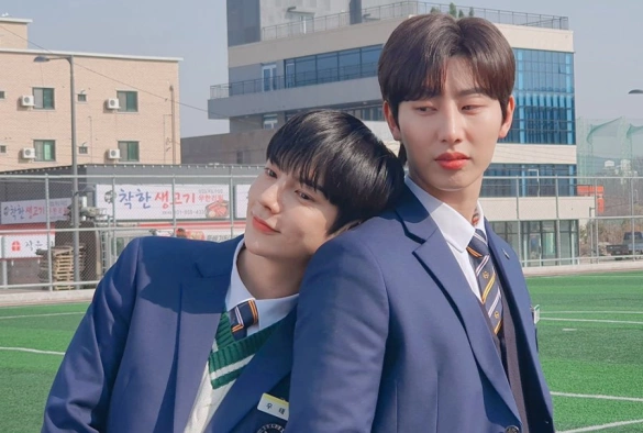 Кадр из дорамы Студсовет старшей школы для мальчиков Сэбит