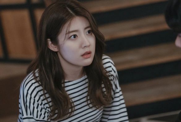 Кадр из дорамы Приходите в ресторан ведьмы