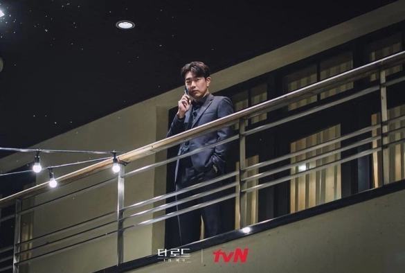 Кадр из дорамы Путь: Трагедия одного