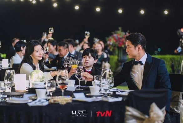 Кадр из дорамы Путь: Трагедия одного