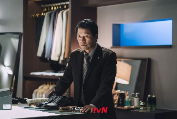 Кадр из дорамы Путь: Трагедия одного