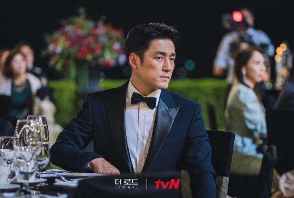 Кадр из дорамы Путь: Трагедия одного