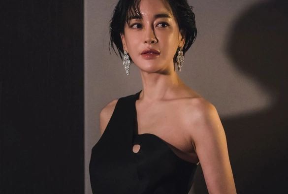 Кадр из дорамы Путь: Трагедия одного