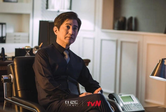 Кадр из дорамы Путь: Трагедия одного