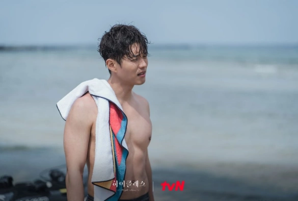 Кадр из дорамы Высший класс