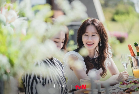 Кадр из дорамы Высший класс