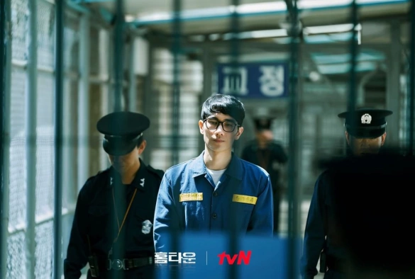 Кадр из дорамы Родной город