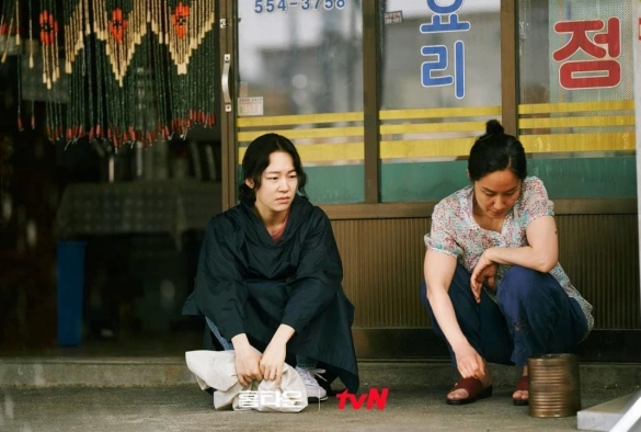 Кадр из дорамы Родной город