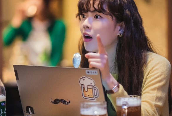 Кадр из дорамы Работай позже, пей сейчас 1 сезон