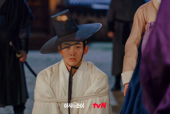 Кадр из дорамы Сказание о тайном королевском инспекторе и Чо И