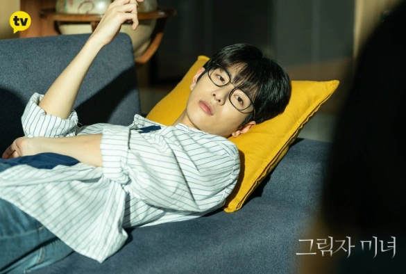 Кадр из дорамы Тень красоты