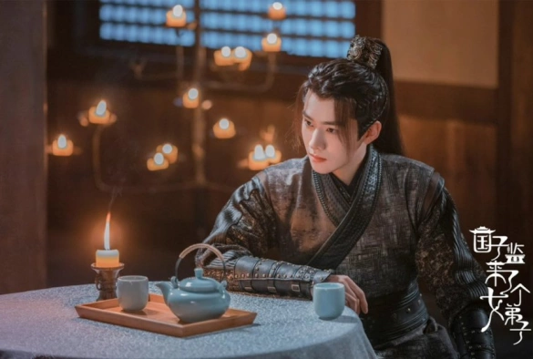 Кадр из дорамы В Имперский колледж поступает ученица