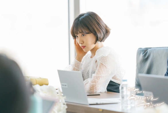 Кадр из дорамы Теперь мы расстаёмся