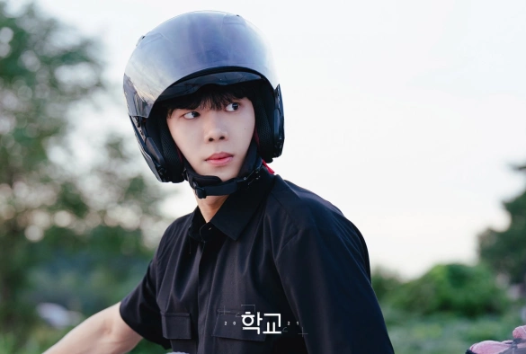 Кадр из дорамы Школа 2021