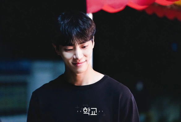 Кадр из дорамы Школа 2021