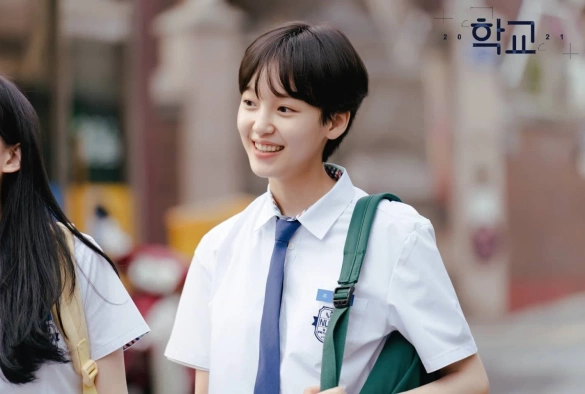 Кадр из дорамы Школа 2021