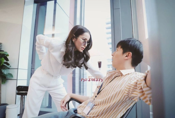 Кадр из дорамы Любовь Карат