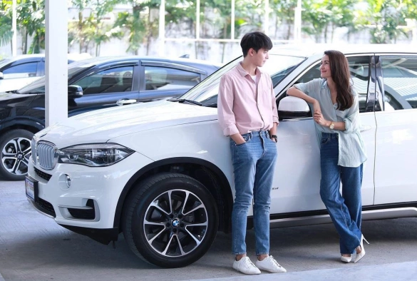 Кадр из дорамы Любовь Карат