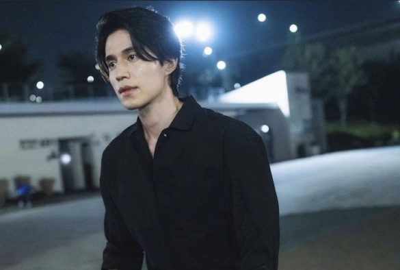 Кадр из дорамы Плохой и сумасшедший