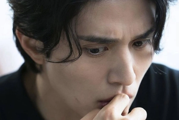 Кадр из дорамы Плохой и сумасшедший