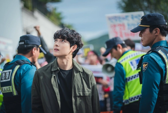 Кадр из дорамы Трейсер