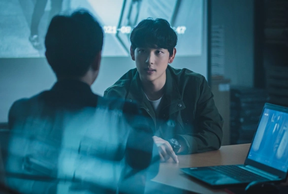 Кадр из дорамы Трейсер