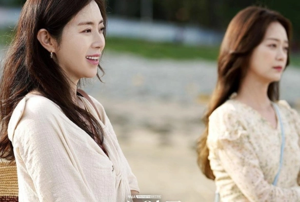 Кадр из дорамы Витрина: Дом королевы