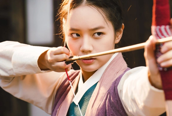 Кадр из дорамы Когда расцветают цветы, я думаю о луне