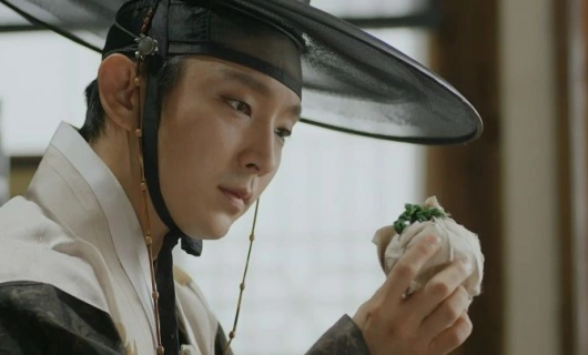 Учёный, гуляющий ночью 7 серия