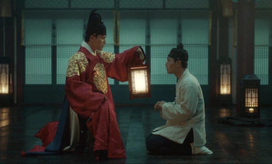 Коронованный шут 1 серия