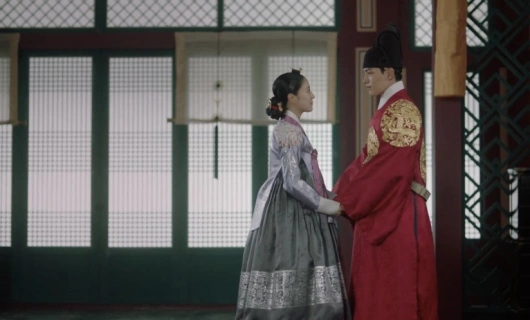 Коронованный шут 13 серия