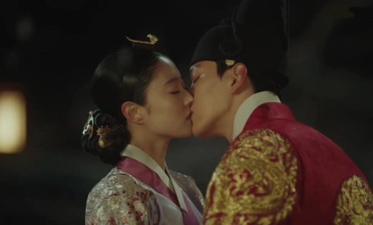 Коронованный шут 9 серия