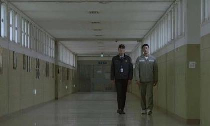 Правила игры / Мудрая жизнь в тюрьме 2 серия