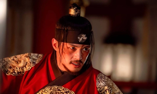 Возвращение во дворец 15 серия «Одержимость призраком»