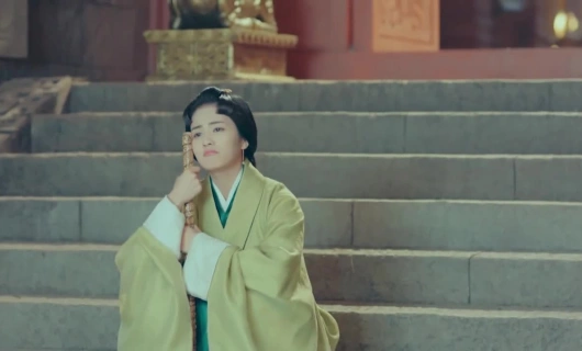 Трудно быть императором 1 серия