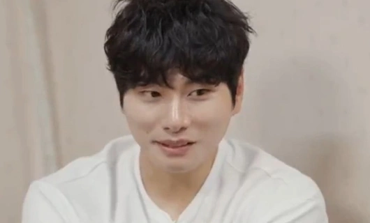 Красивые парни 32 серия «Рынок Кёндон»