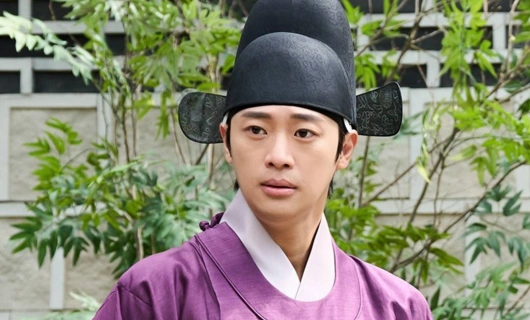 Струящаяся над рекой луна 12 серия